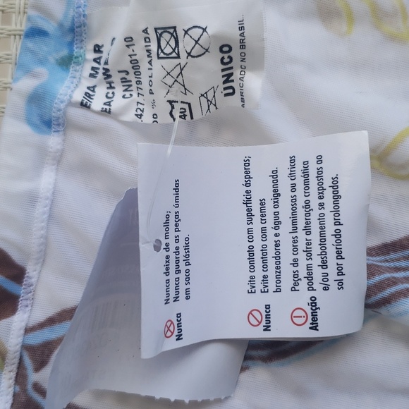 Cover up - Picture 3 of 3